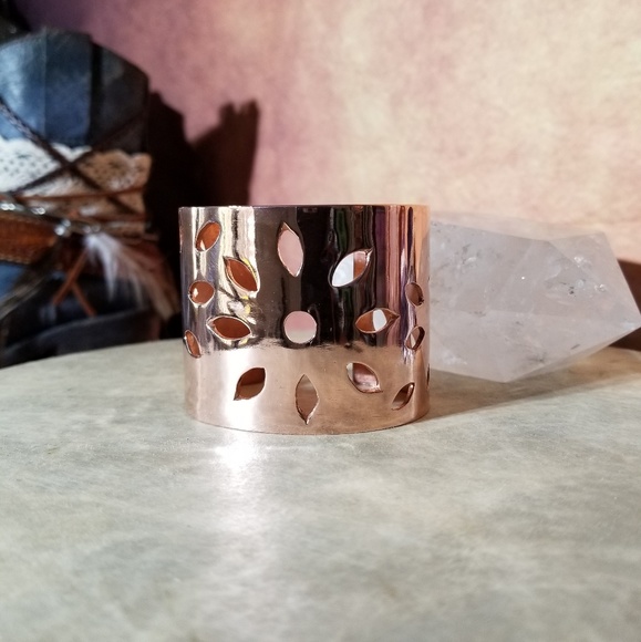 🌼Handmade Flower 🌼🌻🌼Patterned Copper Cuff🌼 - Picture 3 of 5